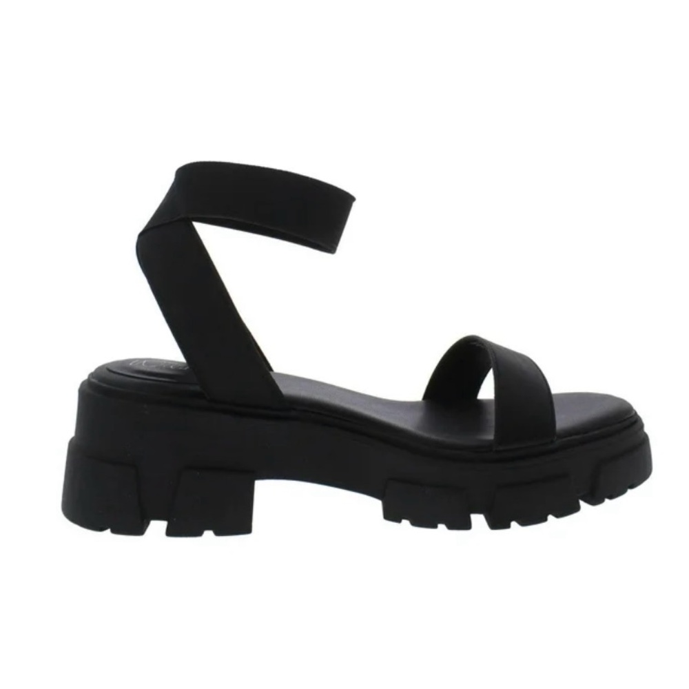 WILD PAIR BLACK SANDALS🌸